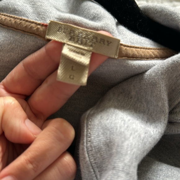 Burberry - Picture 6 of 7